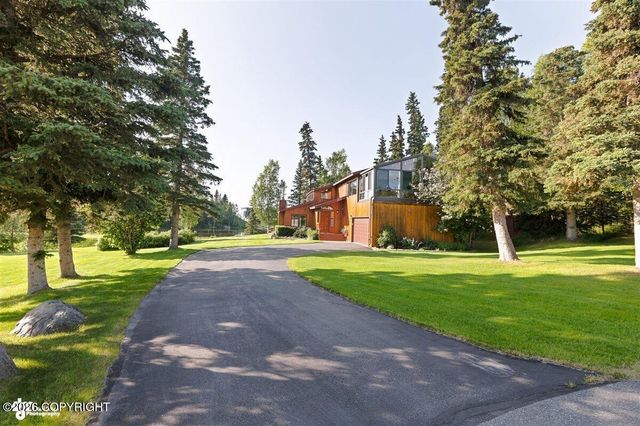 7051 Lake O The Hills Circle, Anchorage, AK 99516