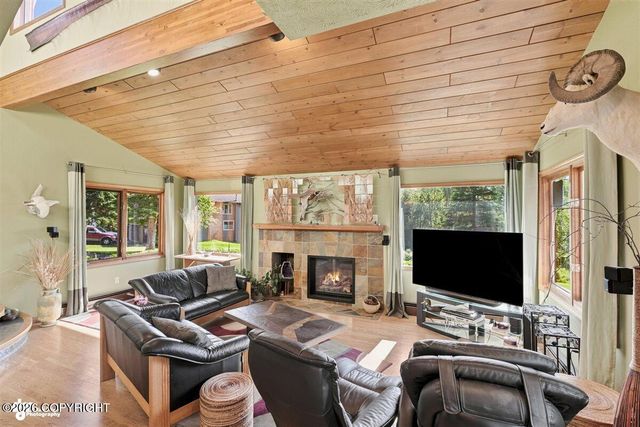 7051 Lake O The Hills Circle, Anchorage, AK 99516