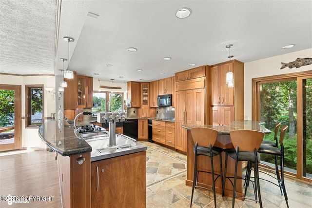7051 Lake O The Hills Circle, Anchorage, AK 99516