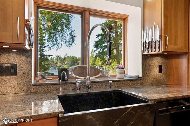 7051 Lake O The Hills Circle, Anchorage, AK 99516