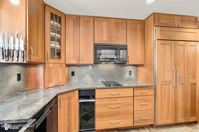 7051 Lake O The Hills Circle, Anchorage, AK 99516