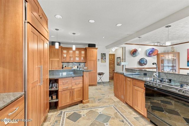 7051 Lake O The Hills Circle, Anchorage, AK 99516
