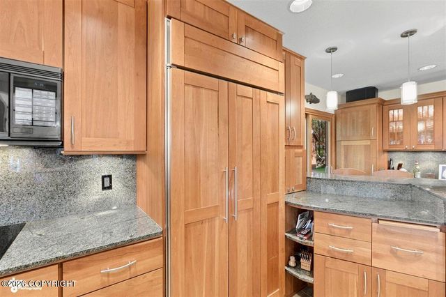 7051 Lake O The Hills Circle, Anchorage, AK 99516
