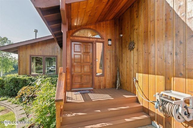 7051 Lake O The Hills Circle, Anchorage, AK 99516