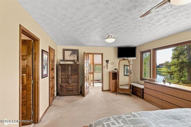 7051 Lake O The Hills Circle, Anchorage, AK 99516