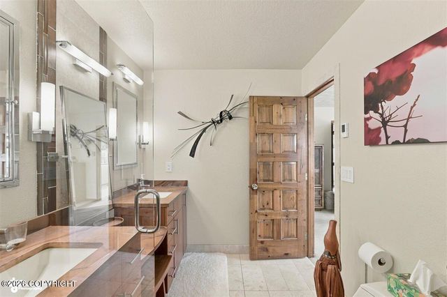 7051 Lake O The Hills Circle, Anchorage, AK 99516