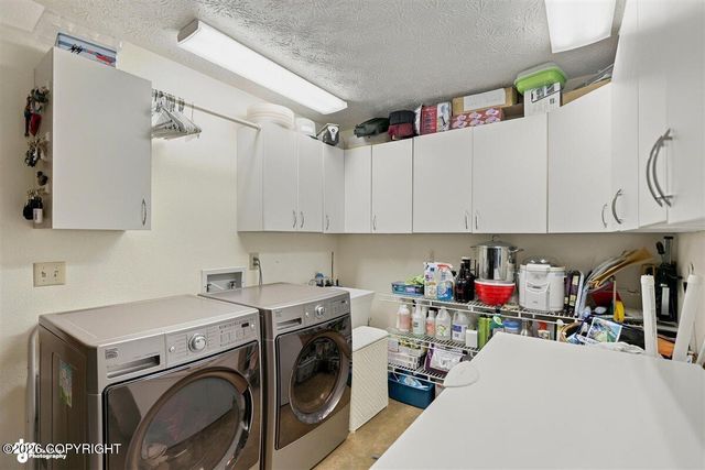 7051 Lake O The Hills Circle, Anchorage, AK 99516