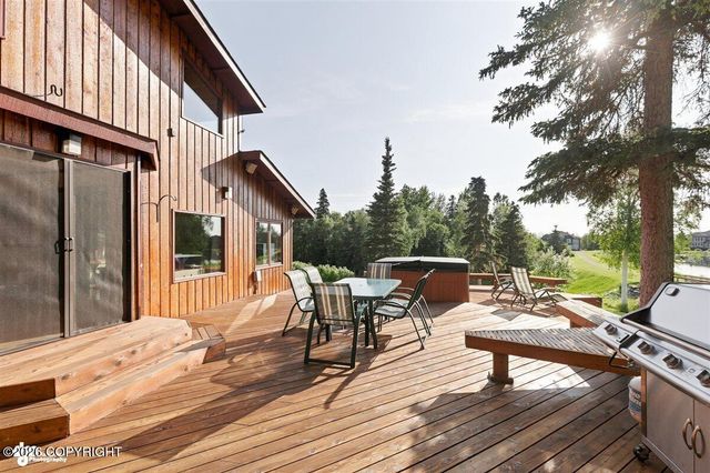 7051 Lake O The Hills Circle, Anchorage, AK 99516