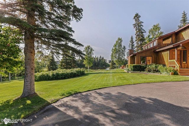 7051 Lake O The Hills Circle, Anchorage, AK 99516