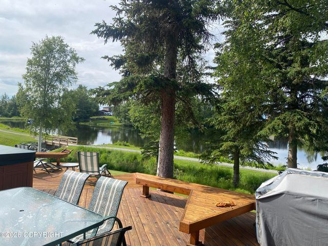 7051 Lake O The Hills Circle, Anchorage, AK 99516
