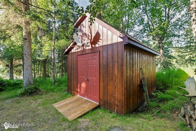 7051 Lake O The Hills Circle, Anchorage, AK 99516
