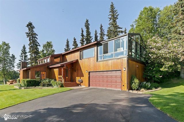 7051 Lake O The Hills Circle, Anchorage, AK 99516