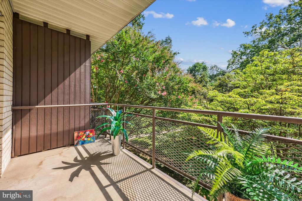 10436 ROCKVILLE PIKE #202, Rockville, MD 20852