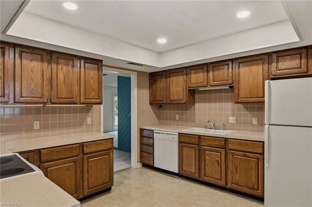 187 Spyglass Drive, Advance, NC 27006