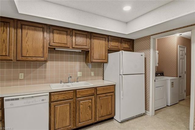 187 Spyglass Drive, Advance, NC 27006