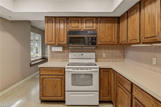 187 Spyglass Drive, Advance, NC 27006