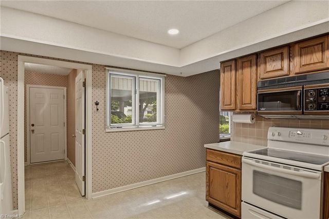 187 Spyglass Drive, Advance, NC 27006