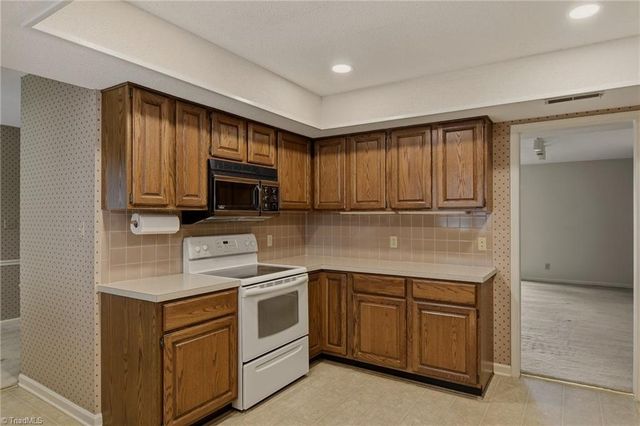 187 Spyglass Drive, Advance, NC 27006