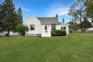 1123 E Ridgeway, Waterloo, IA 50702