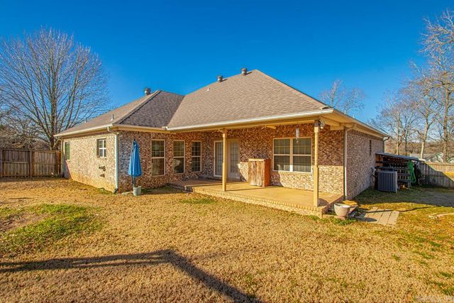 13 Loyal Lane, Greenbrier, AR 72058