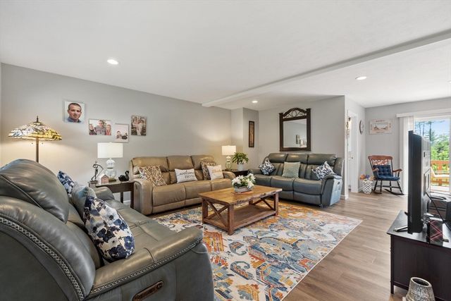 90 Royalston Rd N, Winchendon, MA 01475