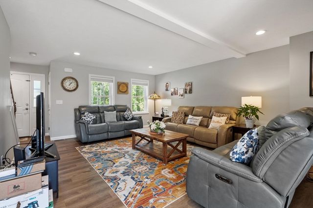 90 Royalston Rd N, Winchendon, MA 01475