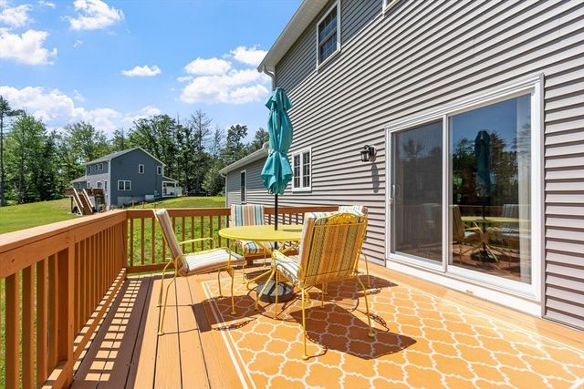 90 Royalston Rd N, Winchendon, MA 01475