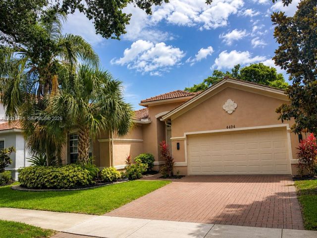 4404 E Whitewater Ave, Weston, FL 33332