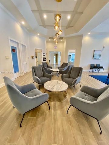 4404 E Whitewater Ave, Weston, FL 33332