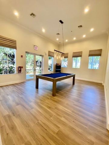 4404 E Whitewater Ave, Weston, FL 33332