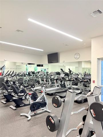 4404 E Whitewater Ave, Weston, FL 33332