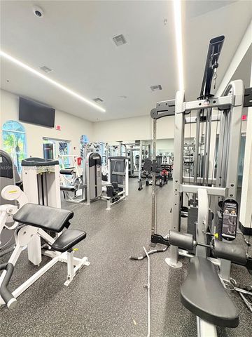4404 E Whitewater Ave, Weston, FL 33332
