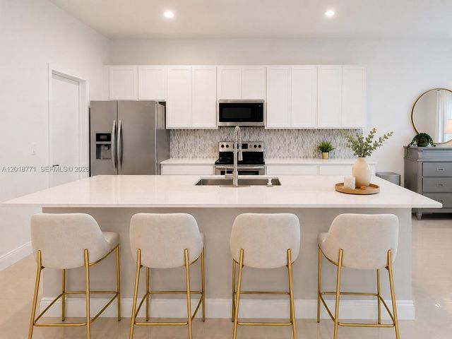 4404 E Whitewater Ave, Weston, FL 33332