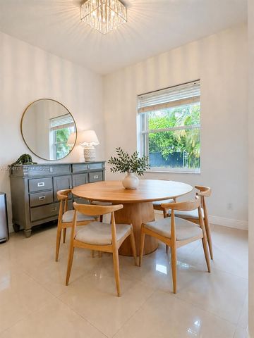 4404 E Whitewater Ave, Weston, FL 33332