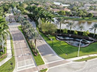 4404 E Whitewater Ave, Weston, FL 33332