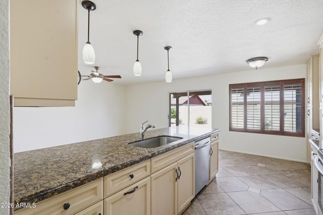 3950 W ASTER Drive, Phoenix, AZ 85029