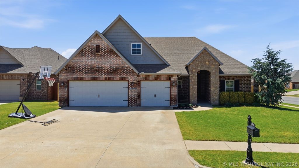 13502 S Oak Court, Glenpool, OK 74033