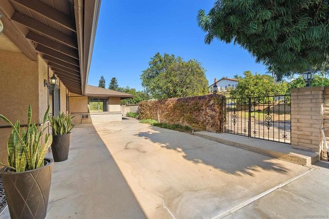 363 Tumble Creek, Fallbrook, CA 92028