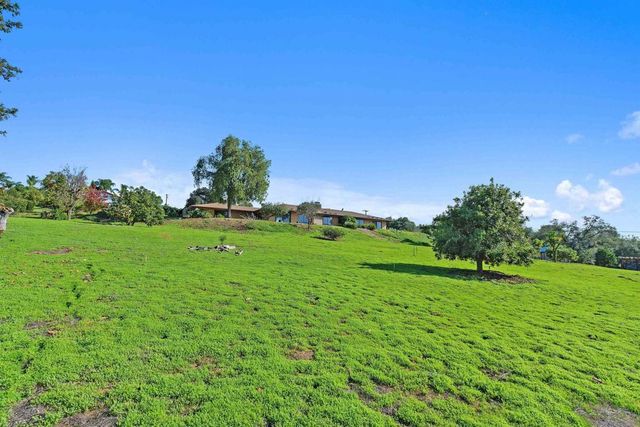363 Tumble Creek, Fallbrook, CA 92028