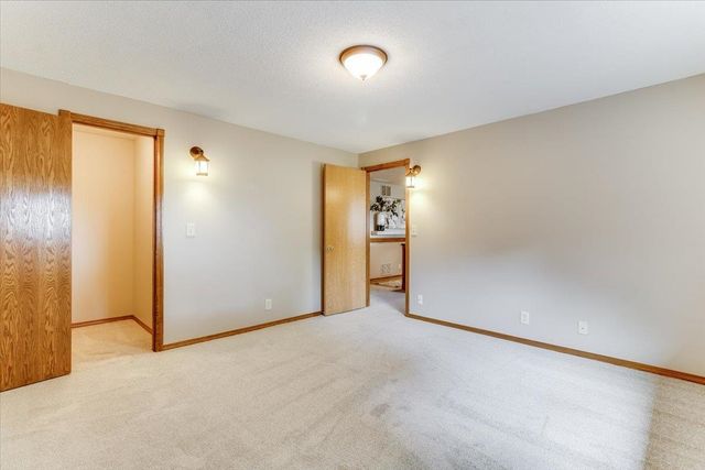 2308 N Brandon Cir, Wichita, KS 67226
