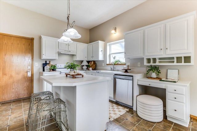2308 N Brandon Cir, Wichita, KS 67226