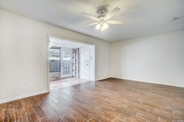 122 E Terra Alta Dr Apt 21, San Antonio, TX 78209