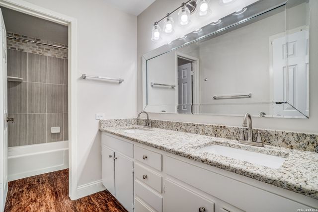 122 E Terra Alta Dr Apt 21, San Antonio, TX 78209