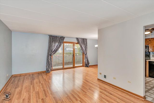 10538 Central Avenue 1-S, Chicago Ridge, IL 60415