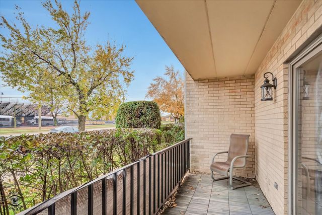 10538 Central Avenue 1-S, Chicago Ridge, IL 60415