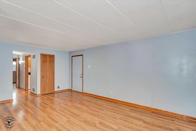 10538 Central Avenue 1-S, Chicago Ridge, IL 60415
