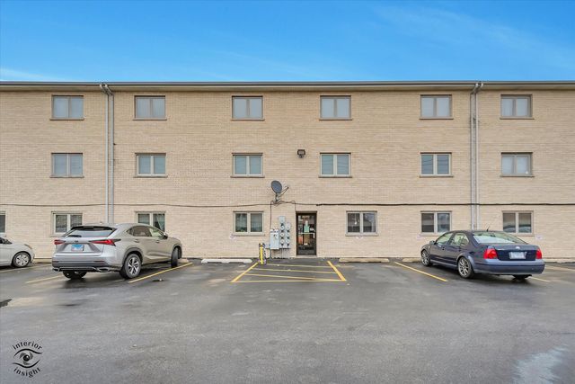 10538 Central Avenue 1-S, Chicago Ridge, IL 60415