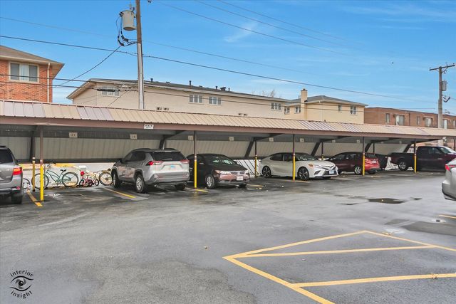 10538 Central Avenue 1-S, Chicago Ridge, IL 60415