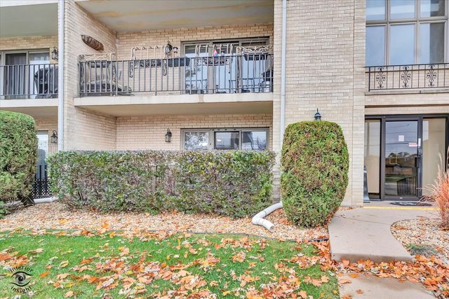 10538 Central Avenue 1-S, Chicago Ridge, IL 60415