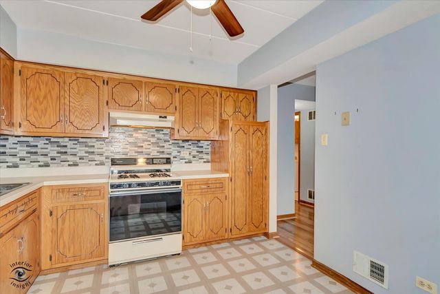 10538 Central Avenue 1-S, Chicago Ridge, IL 60415